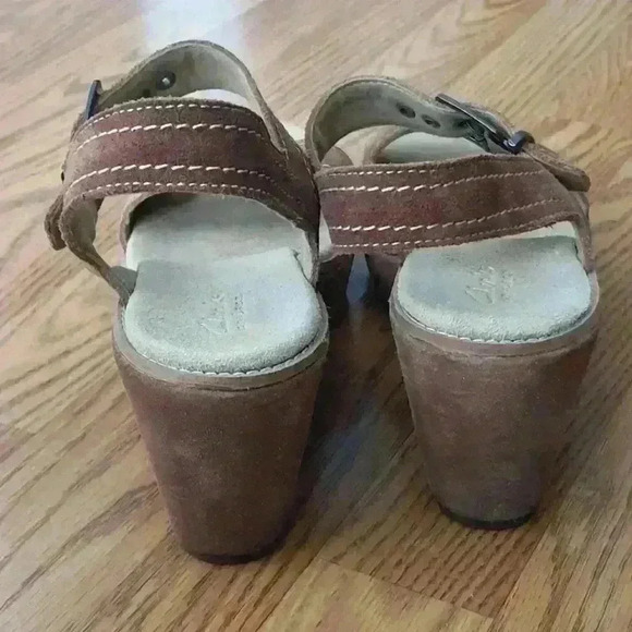 Clarks Artisan Aisley Orchid Platform Wedge Sandals Tan Suede Neutral Two Tone - Picture 5 of 11